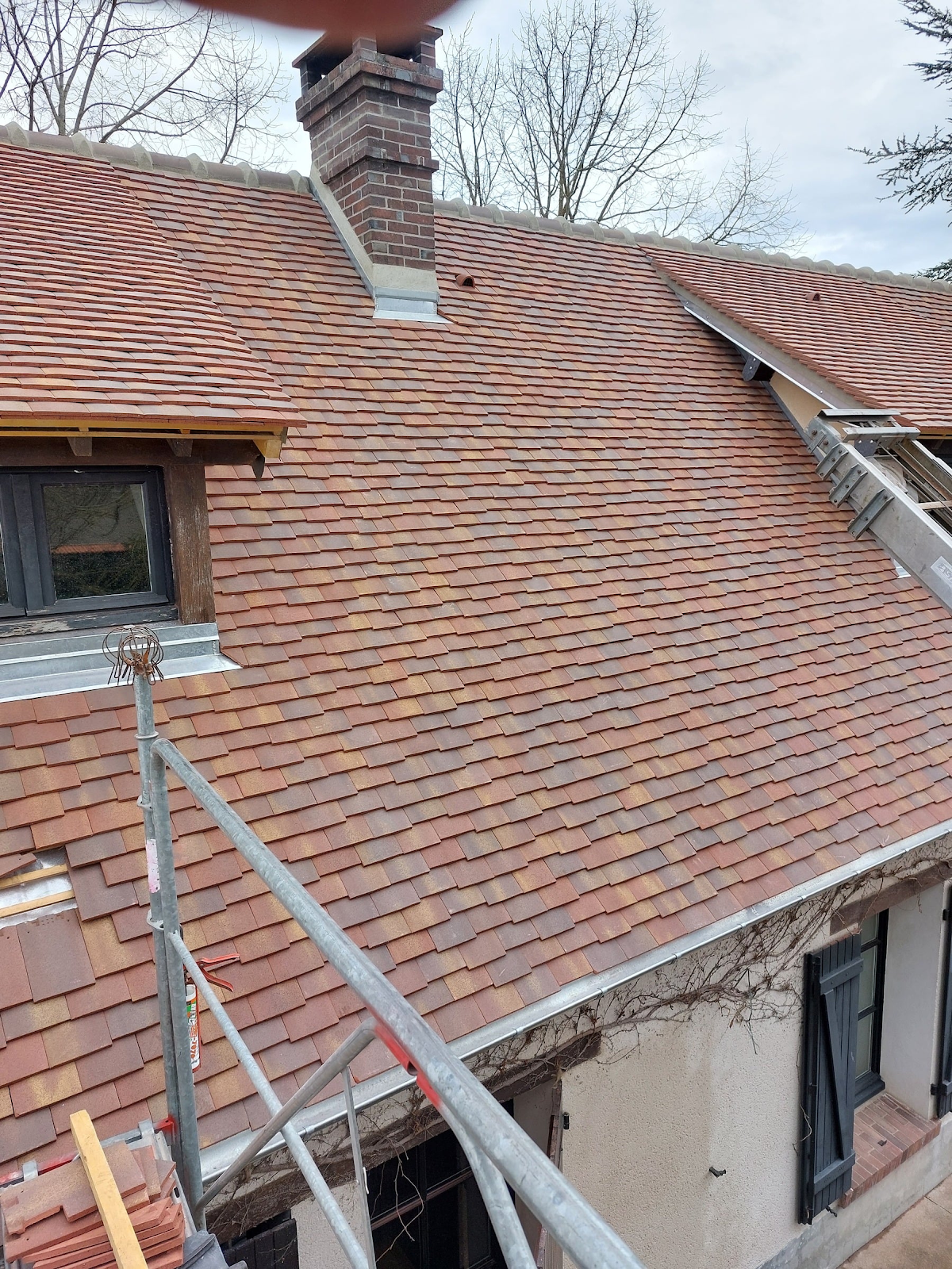 Toiture en tuiles plates rénovée à Nogent-le-Roi